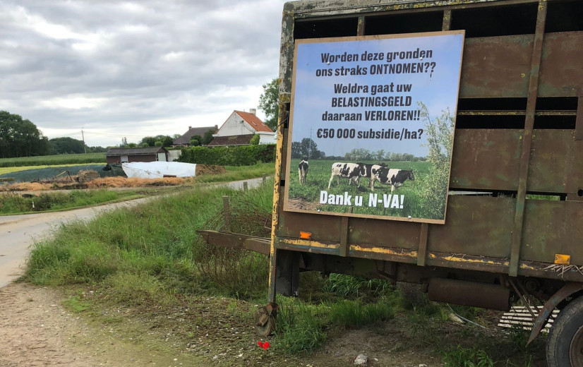 West-Vlaamse boeren ‘bedanken’ N-VA voor het gevoerde grondenbeleid