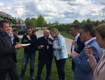 Van den Heuvel geeft spoedhulp aan fruitbedrijven