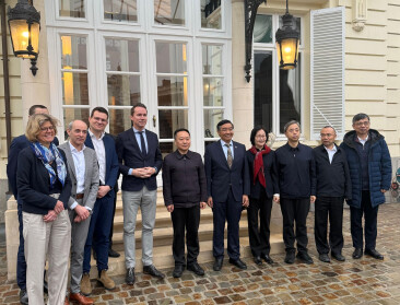 Minister Brouns wisselt met Chinese collega kennis uit over waterbeheer