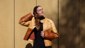 Schimmels van landbouwresten pronken op designbeurs in Milaan