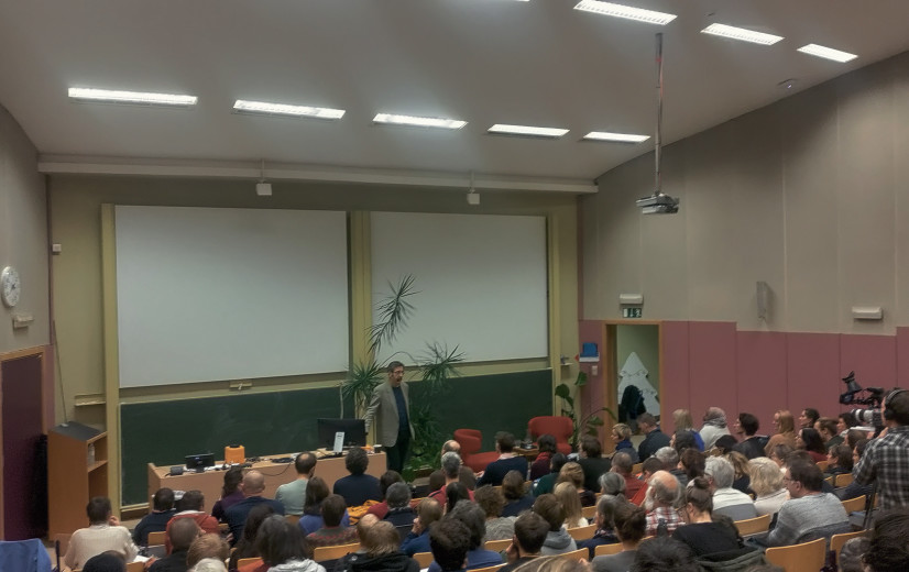 De man die de koe in de ban wil doen