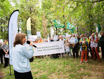 250 medewerkers natuurverenigingen protesteren voor kabinet-Brouns: "Zonder subsidie is werking in gevaar"