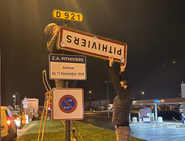 Omgedraaide plaatsnaamborden in Frankrijk als protest tegen “landbouwbeleid dat op zijn kop staat"