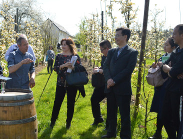 Jonge Chinese boeren leren Belgische landbouw kennen