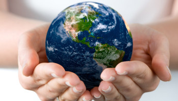 Europese Commissie overweegt intrekking richtlijn tegen greenwashing omwille van één amendement