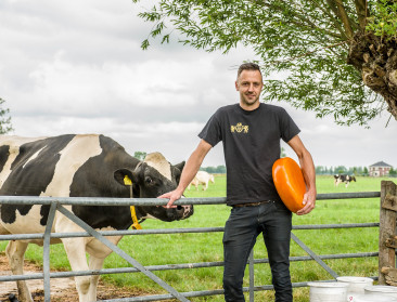 Nederlandse veeboer wint award met verticale grasteelt