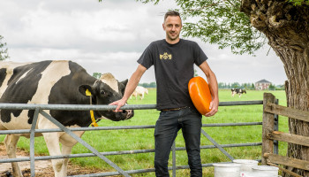 Nederlandse veeboer wint award met verticale grasteelt