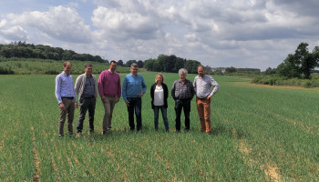 Vlaams Hoeverund en Colruyt Group gaan samen koolstofboeren