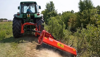 Nederlands verbod op klepelmaaiers oogst kritiek: "Symboolpolitiek ten koste van natuur en belastingbetaler"