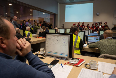 Veilingzaal Hoogstraten - aardbeien voor de klok