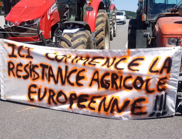 Franse boeren blokkeren snelwegen uit protest tegen strenge regels