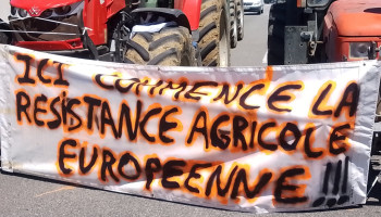 Franse boeren blokkeren snelwegen uit protest tegen strenge regels