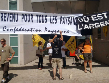 Boze Franse boeren bezetten overheidsgebouw