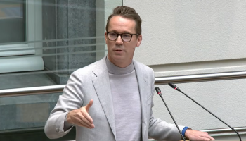 Felle discussie in Vlaams Parlement rond voorstel Brouns om Europese milieuregels te herzien