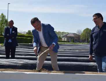 Lode Ceyssens geeft officiële startschot voor het aspergeseizoen