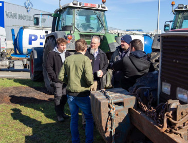 Veelbesproken boerenprotest mondt uit in rustige flyeractie