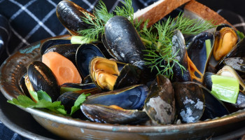 Jongvolwassenen eten graag mosselen, maar vooral ouderen maken ze klaar