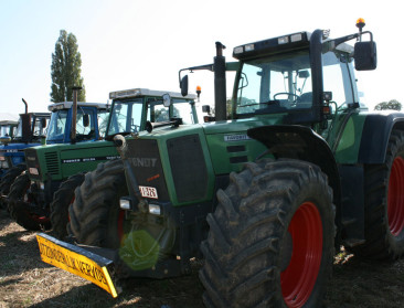 Mededingingsautoriteit speurt naar Duits tractorkartel