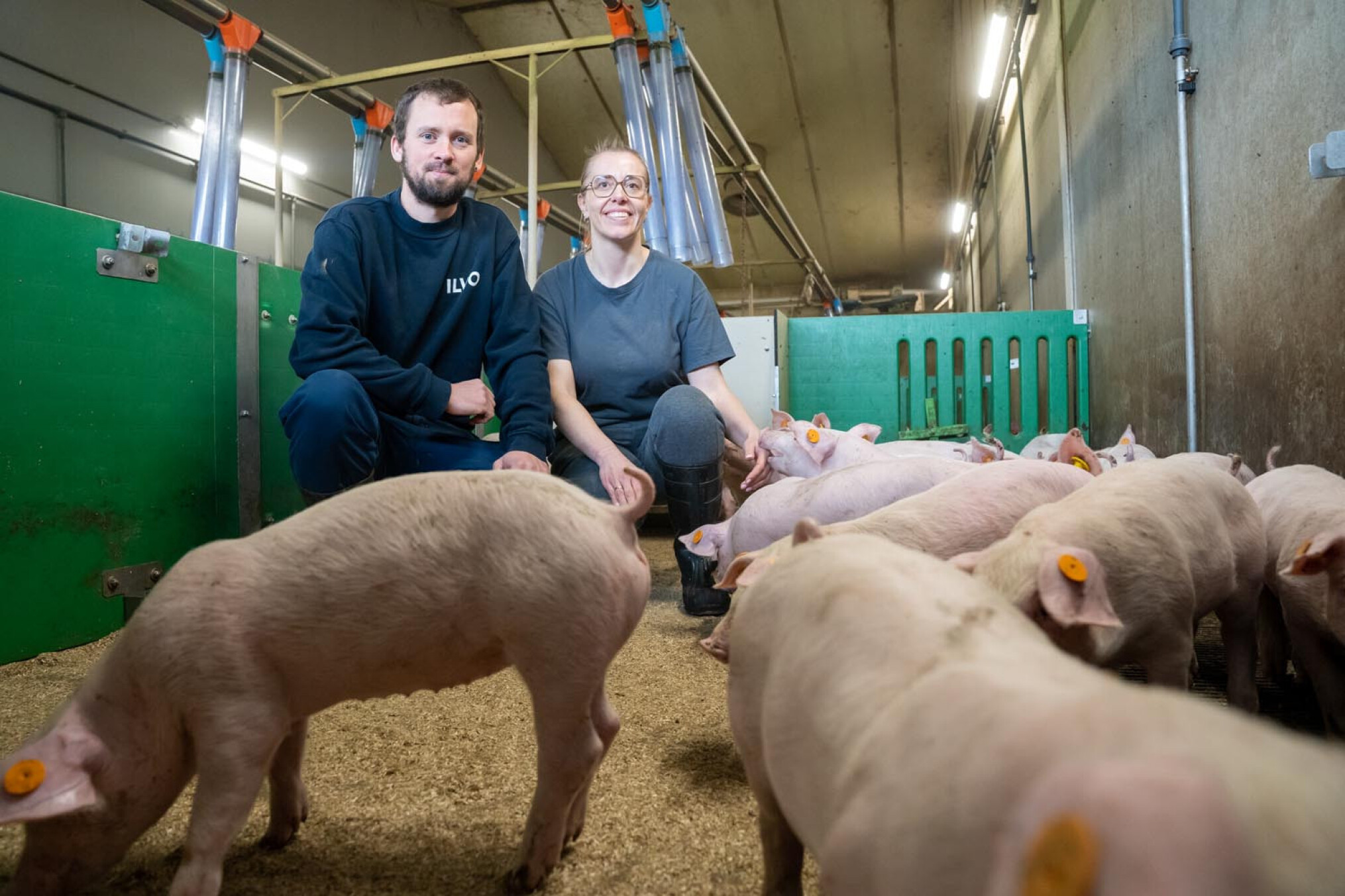 Thomas Martens en Sarah De Smet van onderzoeksstal Varkenscampus in Merelbeke