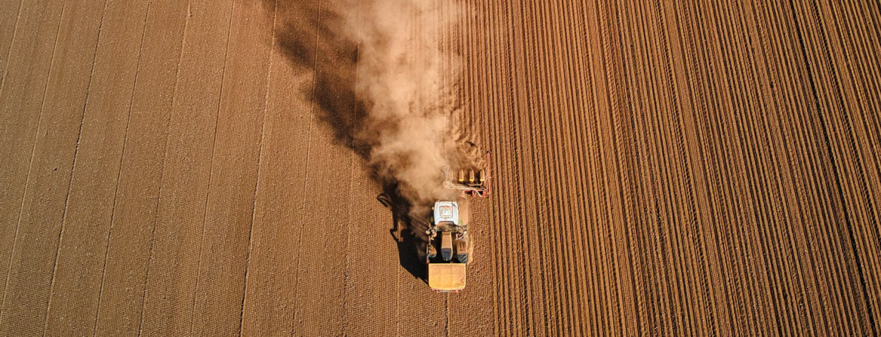 tractor droog droogte_unsplash