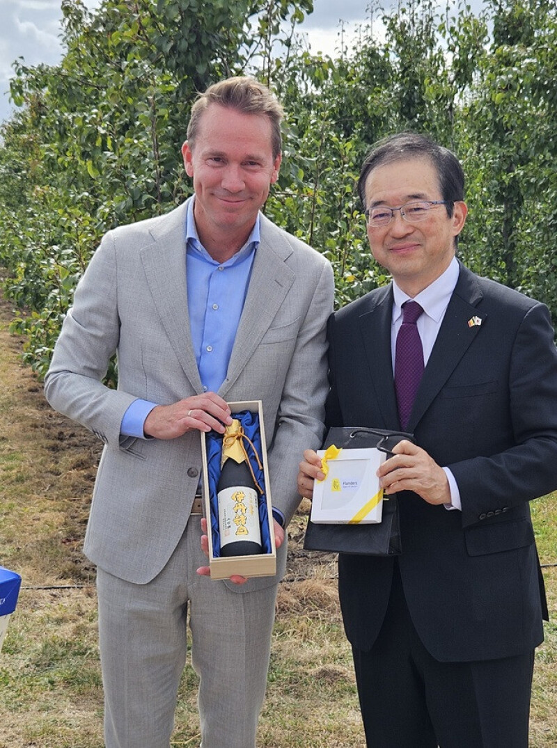 Brouns met Japanse ambassadeur