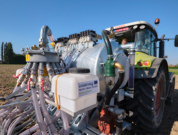 Inagro test recyclagemeststoffen met hightech bemester