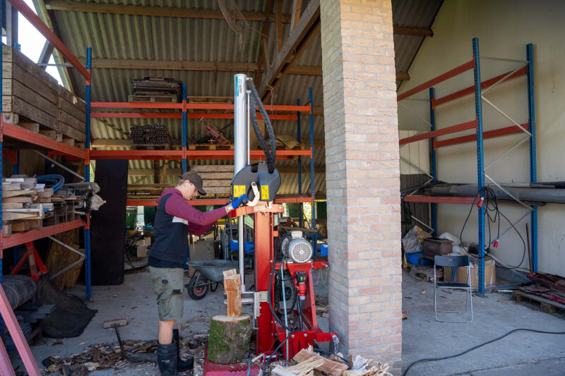 Hout klieven op Ommersteyn vzw