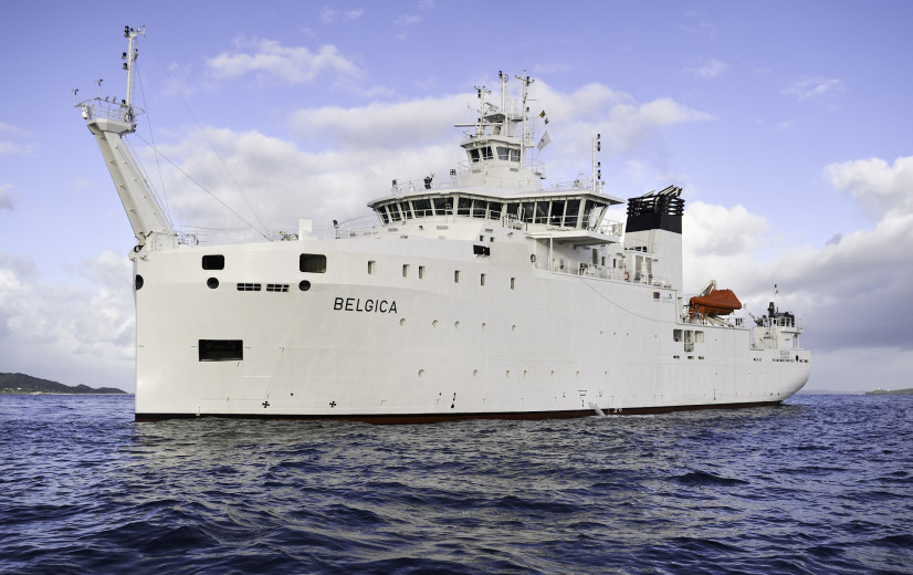 Onderzoekschip van ruim 50 miljoen euro verkommert aan Zeebrugse haven