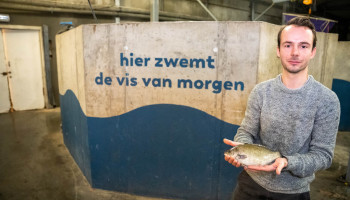 Landgebonden viskwekerij werkt samen met serrebedrijf en staat voor forse uitbreiding
