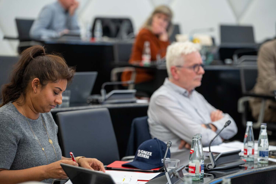 Vooruit National Leadership Severs Ties With Antwerp Official Jinnih Beels