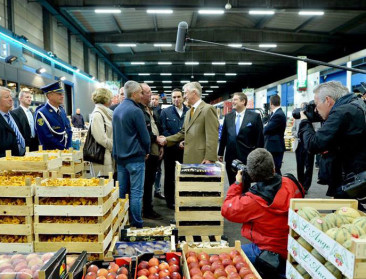 Koning Filip bezoekt Vroegmarkt van Brussel