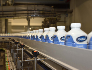 FrieslandCampina opent derde petflessenlijn in Aalter