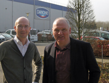 Kris Geeraert (Danone) en Johan Hillen (melkveehouder en PO-voorzitter)