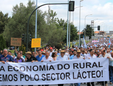 Ook boze Spaanse melkveehouders de straat op