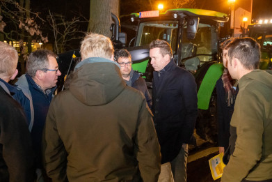 Tractorprotest bij VLM informatieavond in Malle