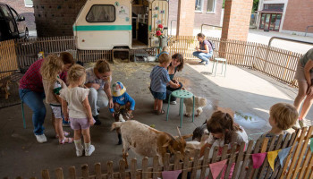 Boerderij op wielen draait overuren in zomerperiode