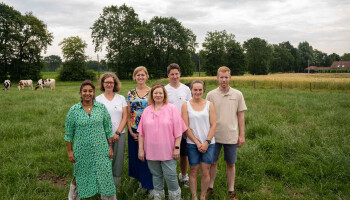 Jonge melkveehouders verduurzamen zuivelproductie met nieuw melkveeras en focus op bodemgezondheid