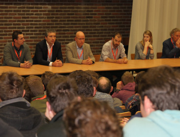 Experts reiken jongeren bouwstenen voor toekomst aan