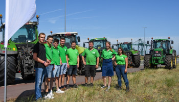 Jonge boeren voeren actie aan Ineos: “Vlaamse regering kiest plastic boven voedsel”