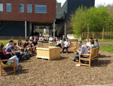 KU Leuven-onderzoekers leggen personeelstuin aan