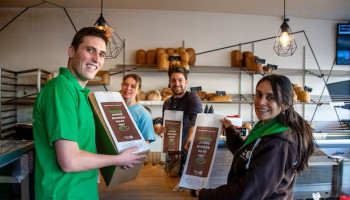 Groene Kring lanceert broodzakkenactie: "Geen jonge boeren, geen brood"