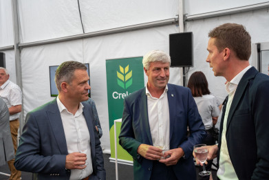 Jo Brouwns tijdens Agridagen in gesprek met Lode Ceyssens (Boerenbond) en Hendrik Vandamme (ABS)