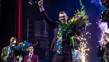 Boerenzoon Ben Scheelen (33) wint Mister Gay Belgium: “Meer zichtbaarheid nodig op het platteland”