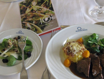 Limburgers serveren met Kerstmis lokaal lekkers