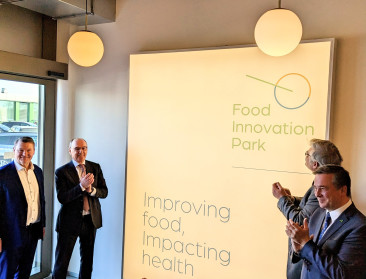 Eerste onderzoeksgebouw geopend in wetenschapspark rond voeding en gezondheid