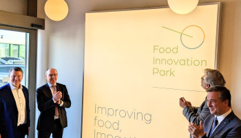 Eerste onderzoeksgebouw geopend in wetenschapspark rond voeding en gezondheid