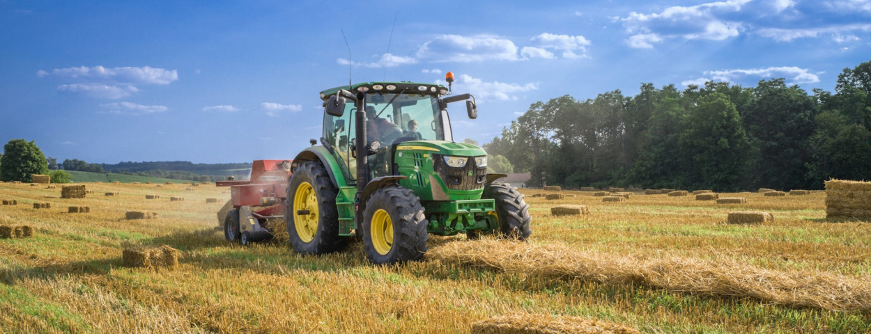 Tractor stro zomer_unsplash