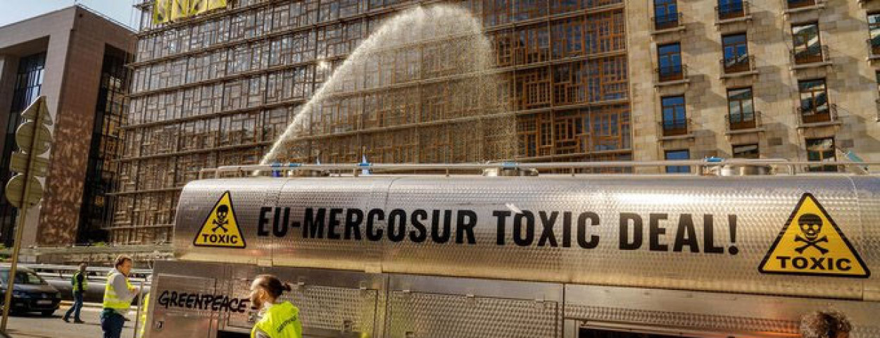 Actie greenpeace Mercosur EU-gebouw_Greenpeace