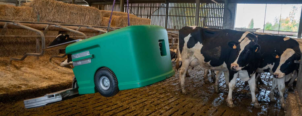 Mestrobot in stal geladen