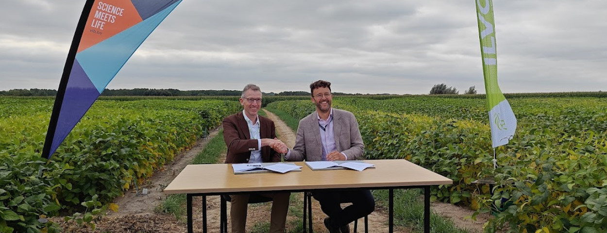 VIB ILVO sojaproeven ondertekening samenwerkingsovereenkomst